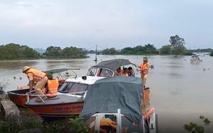 Hội Nông dân tỉnh Ninh Bình trao quà ủng hộ người dân vùng lũ huyện Gia Viễn và Nho Quan - Ảnh 5.