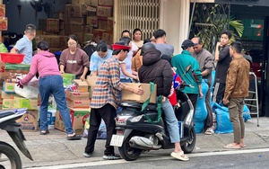 Phiên Chợ Trái Tim: "Bữa Cơm Yêu Thương" đỏ lửa trở lại sau siêu bão Yagi - Ảnh 39.