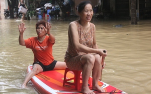 Cây cầu sắt bắt ngang sông Đáy "biến mất" trong trận lụt lịch sử của Hà Nội - Ảnh 12.