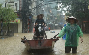 Bộ Y tế khuyến cáo đảm bảo an toàn thực phẩm cứu trợ người dân vùng lũ lụt- Ảnh 4.