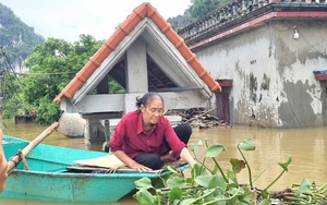 Dân Bắc Ninh đắp đê 2 ngày 3 đêm, ai cũng mệt, lên mạng kêu gọi, ngàn người ào đến xắn tay - Ảnh 3.