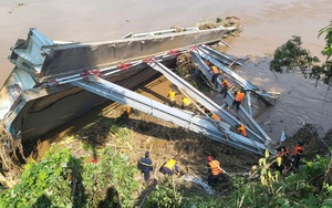 Vụ sập cầu ở Hòa Bình: Đề nghị phá dỡ, ngừng khai thác tránh nguy hiểm cho người và phương tiện- Ảnh 8.