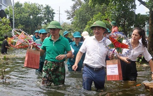 Nghệ sĩ Nhân dân Tự Long sáng tác thơ khi rời show “Anh trai vượt ngàn chông gai”- Ảnh 5.