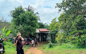 Chung tay vì học sinh vùng lũ với chương trình “Lũ ở dưới chân, sách vẫn trên lưng” - Ảnh 15.