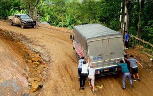 Báo Nông Thôn Ngày Nay/Dân Việt chia sẻ những khó khăn với người dân Chiềng On - Ảnh 17.