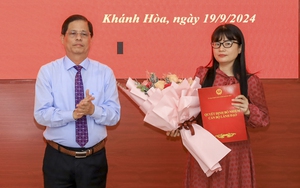 Ủy viên Dự khuyết Trung ương Đảng, Thứ trưởng Bộ Ngoại giao trao quyết định bổ nhiệm nhân sự - Ảnh 2.