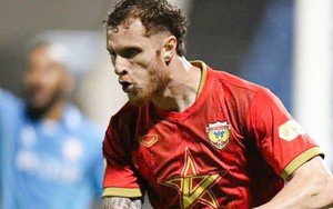 Dàn CĐV hùng hậu hộ tống Hồng Lĩnh Hà Tĩnh hành quân đến sân Vinh đấu SLNA trong trận derby xứ Nghệ  - Ảnh 2.