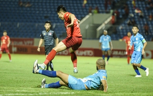 Highlight Quảng Nam vs SHB Đà Nẵng (3-2): "Mưa bàn thắng" trong mưa - Ảnh 3.