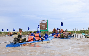 Khách hàng dùng Vinamilk hơn 40 năm, ấn tượng trước siêu nhà máy hiện đại, khép kín - Ảnh 14.