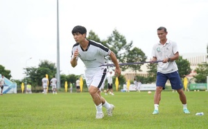 Bạo lực bùng phát ở V.League và “điểm đen” trọng tài Lê Vũ Linh - Ảnh 4.