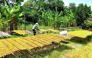 Mương Trúc Bạch đầy rác, bốc mùi, người dân quận trung tâm Thủ đô lo lắng nguy cơ ô nhiễm - Ảnh 4.