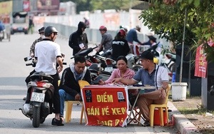 Vợ Đặng Văn Lâm cùng dàn bạn gái cầu thủ xuất hiện trên sân Mỹ Đình "tiếp lửa" cho ĐT Việt Nam - Ảnh 16.