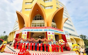 Hàng nghìn người dân đến Bệnh viện Đại học Nam Cần Thơ khám bệnh miễn phí- Ảnh 3.