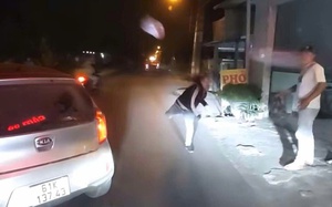 Ô tô lao lên vỉa hè, nghi người lái xe bị đột quỵ ở quận 8 - Ảnh 7.