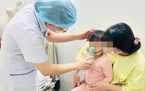 Số ca cúm tăng mạnh, Hà Nội có nơi "cháy" vaccine, nơi chờ cả tiếng mới đến lượt tiêm- Ảnh 10.