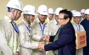 Ô tô bị ném đá trên cao tốc Nghi Sơn - Diễn Châu- Ảnh 3.