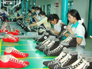 Doanh nghiệp dệt may, da giày: Không cạnh tranh bằng bóc lột sức lao động