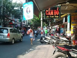 82% ở TP. Hồ Chí Minh vỉa hè đã bị lấn chiếm - có nên thu phí vỉa hè?