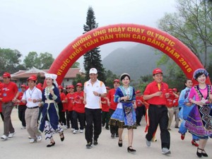 Cao Bằng: Hơn 2000 người tham gia Ngày chạy Olympic