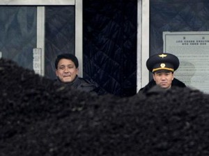 Trung Quốc "rắn" với Triều Tiên, dừng nhập khẩu than