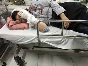 Lời kể của nữ sinh bị hành hung gãy tay ngay giữa đường ở Hà Nội