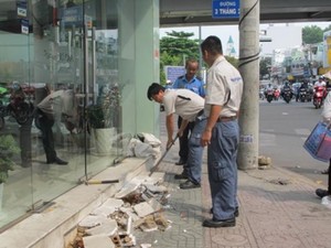 "Cuộc chiến" giành lại vỉa hè: "Đừng làm trò cười cho người khác"