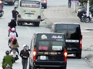 Quảng Ninh: Hé lộ biện pháp xử lý taxi "dù", xe khách "đội lốt"