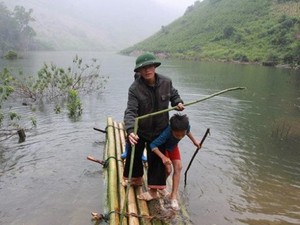 Sơn La: Thung lũng khô cằn thành hồ nước và đàn "cá ma" trong núi chui ra