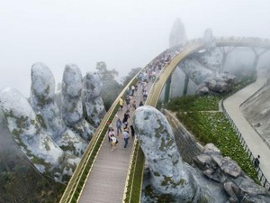 Kỷ niệm 10 năm chính thức vận hành tuyến cáp treo đầu tiên của Sun World Ba Na Hills