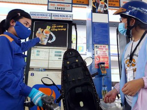 Dịch corona diễn biến phức tạp, Chính phủ yêu cầu giảm giá xăng dầu theo giá thị trường