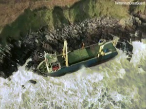 “Tàu ma” không một bóng người lênh đênh suốt 15 tháng, trôi dạt bờ biển Ireland