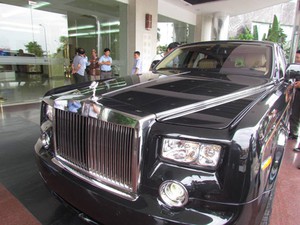 Rolls-Royce Phantom rồng về với đại gia phố núi Hương Khê