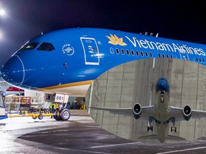 Kinh ngạc: Máy bay mới Vietnam Airlines cất cánh thẳng đứng