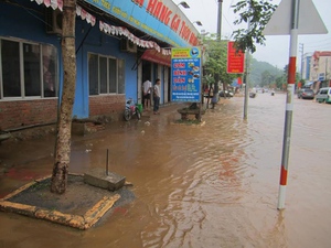 Kinh hoàng mưa lũ Sơn La: Hơn 10 người chết và mất tích