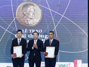 Nghiên cứu về rơm rạ đạt giải thưởng Tạ Quang Bửu 2016