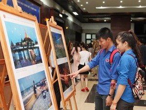 Triển lãm ảnh và phim phóng sự, tài liệu cộng đồng ASEAN năm 2017