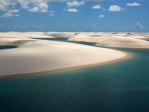 “Mát mắt” với những hồ bơi giữa cồn cát sa mạc ở Brazil