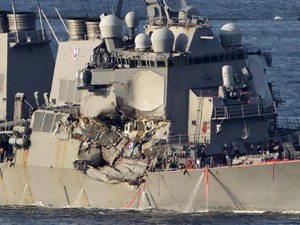 Tàu chiến Mỹ đâm tàu hàng: 7 thủy thủ chết vì ngạt nước
