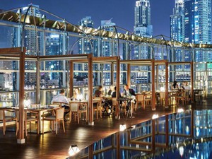 Ngỡ ngàng khám phá tòa nhà chọc trời cao nhất thế giới ở Dubai