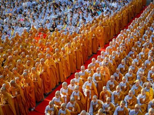 Hàng nghìn người TP.HCM mừng đại lễ Phật đản