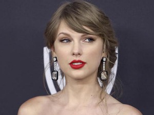 Taylor Swift quyên góp hơn 100.000USD ủng hộ cộng đồng LGBT