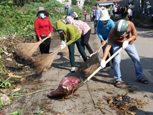 Dân ngoại thành Sài Gòn phân loại rác ngay tại nguồn
