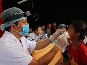 Lào Cai: Gần 600 học sinh dân tộc thiểu số được khám răng miễn phí