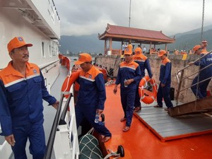 52 thuyền viên gặp nạn tại vùng biển Hoàng Sa đã được đưa vào bờ