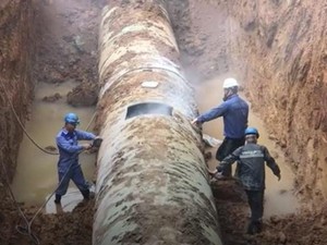 Đường ống nước sạch sông Đà cấp cho Hà Nội gặp sự cố
