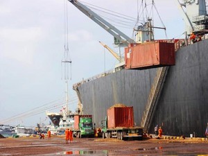 Vinalines chi bao tiền mua lại 75,01% cổ phần cảng Quy Nhơn từ công ty Hợp Thành?