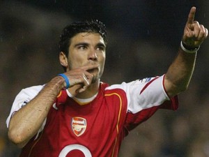 Những bàn thắng để đời của Antonio Reyes trong màu áo Arsenal trước khi ra đi ở tuổi 35