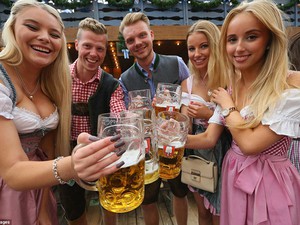 Ngây ngất lễ hội bia Oktoberfest tại Đức