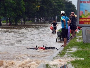 Dự báo thời tiết hôm nay (18.7): Sau bão số 2, Hà Nội ngập, úng cao