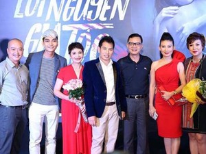 Dàn sao Việt nô nức đến tham dự ra mắt phim “Lời nguyền gia tộc”